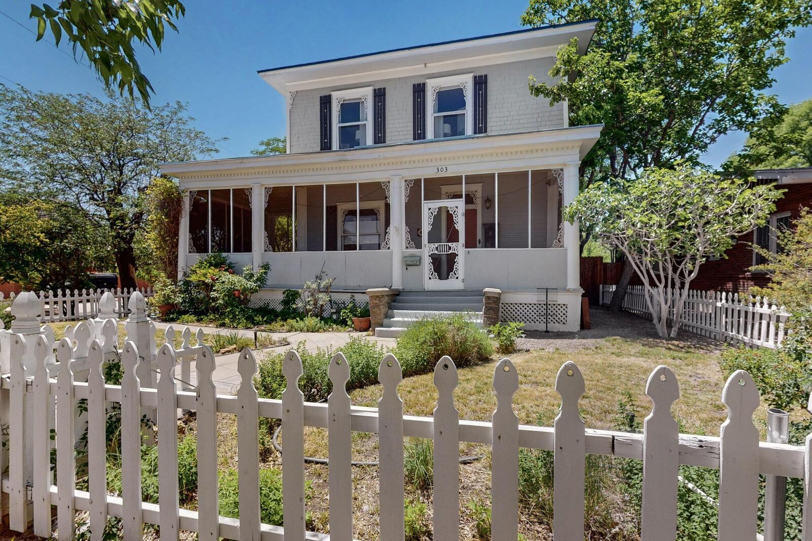 Property Photo: 303 12th Street NW NM 87102