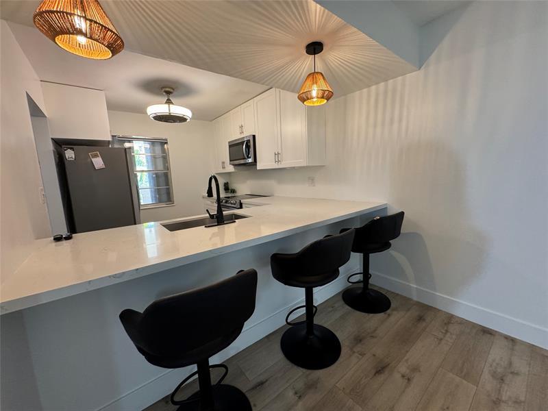 Property Photo: 4100 N 58th Ave 203 FL 33021