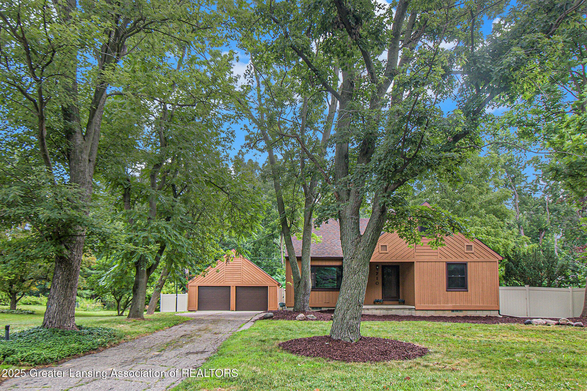 Property Photo: 710 Gainsborough Drive MI 48823