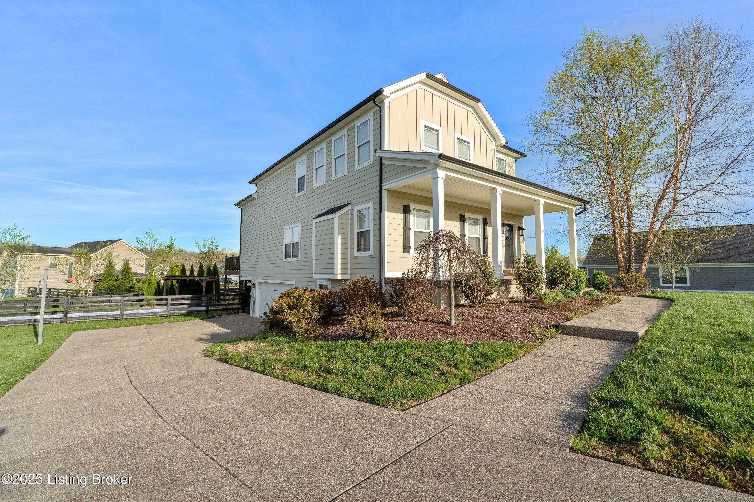 Property Photo: 4704 Deer Creek Cir KY 40068