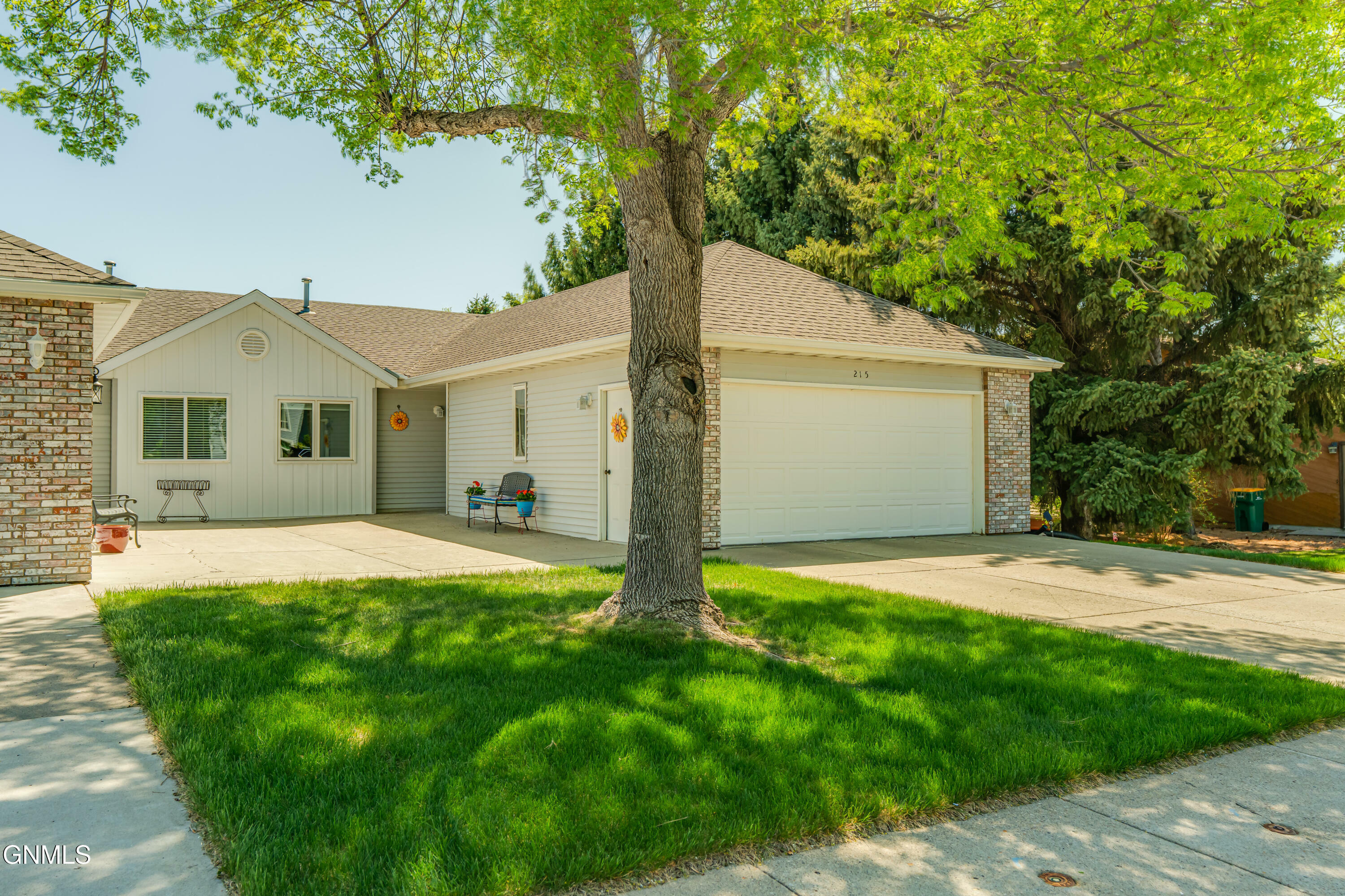 Property Photo: 215 Aspen Avenue ND 58503