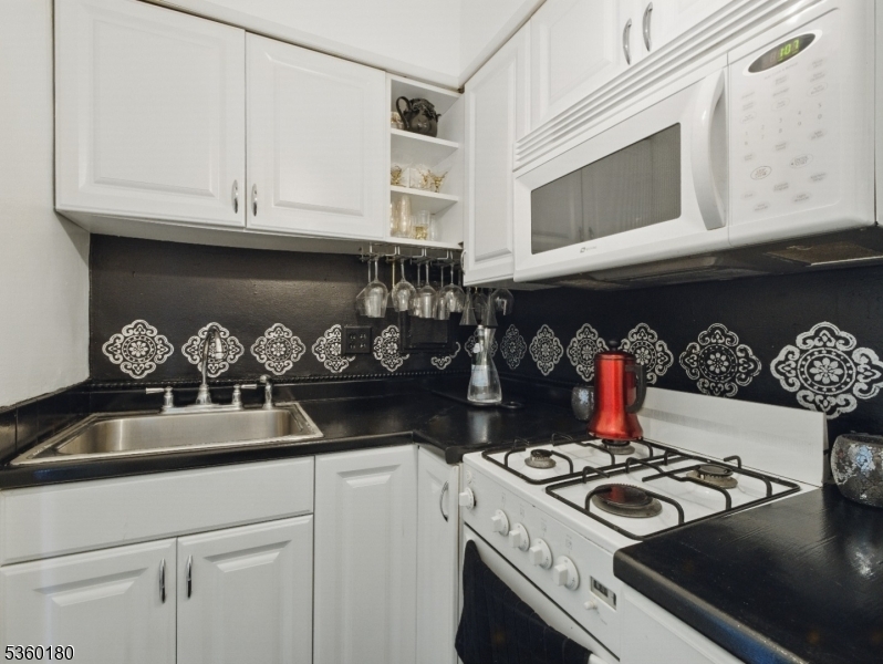 Property Photo: 5 Horizon Rd 306 NJ 07024