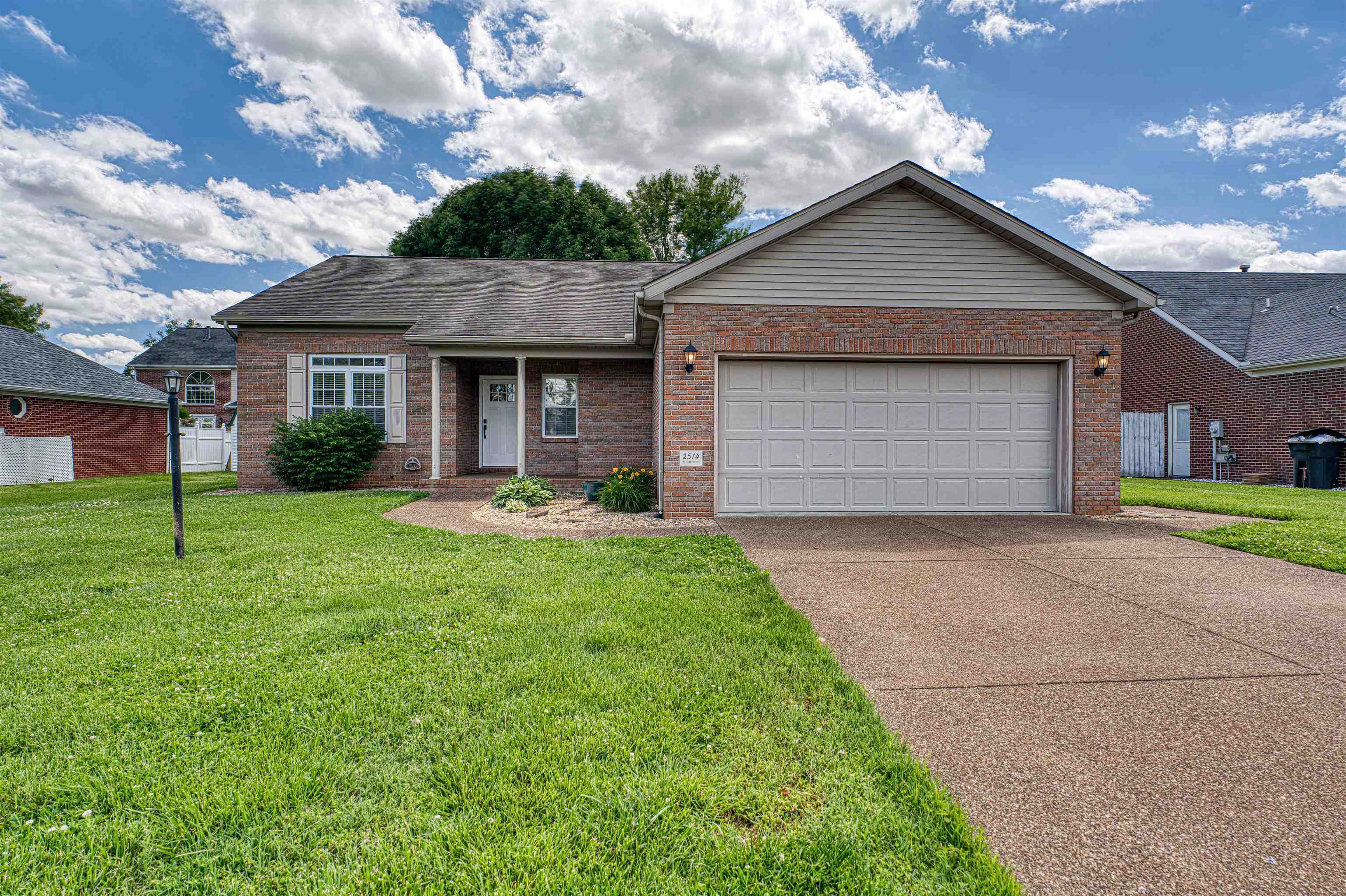 Property Photo: 2514 W Daffodil Court KY 42420