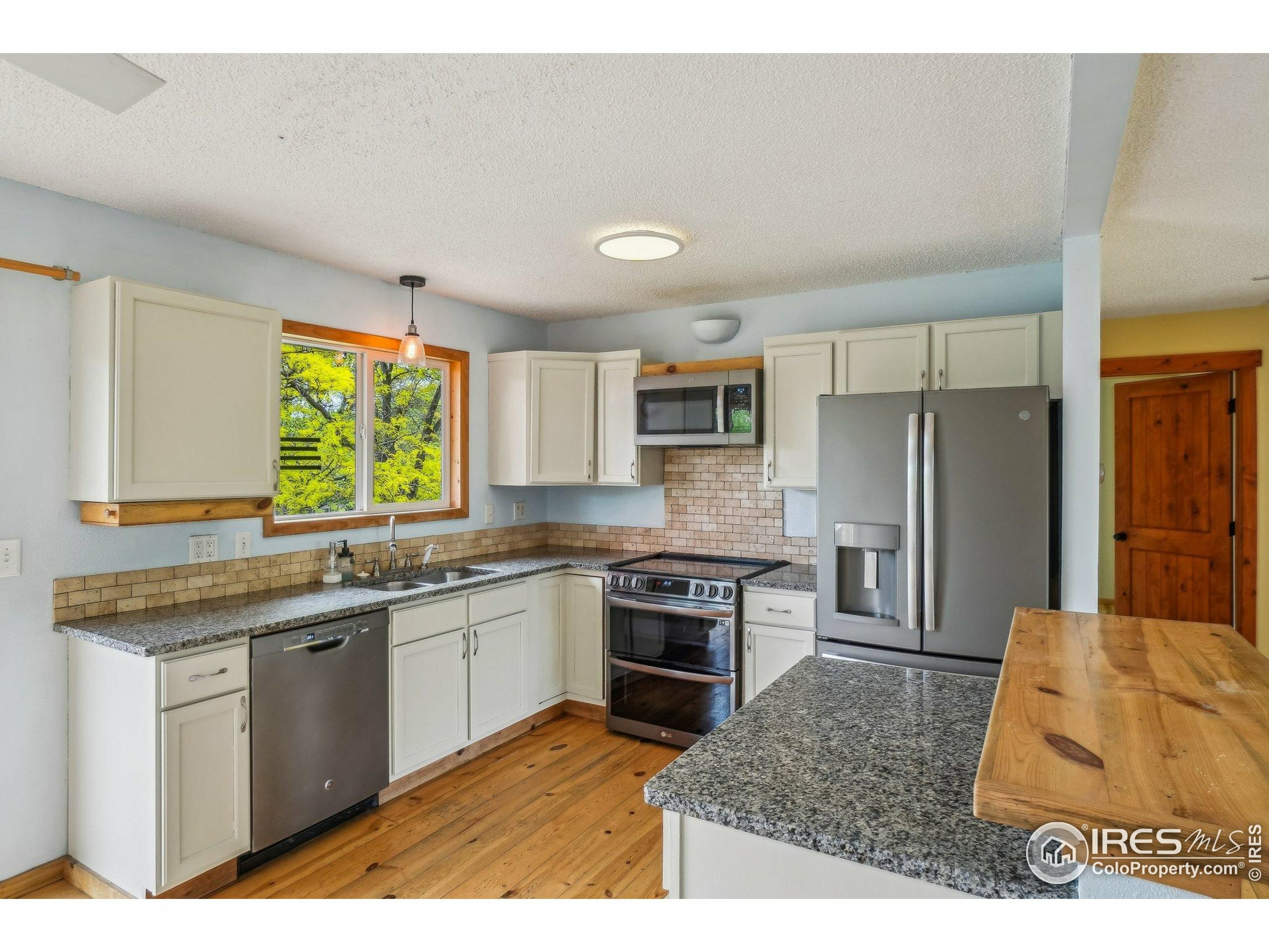 Property Photo: 3966 Briar Dr CO 80538