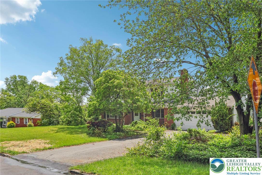 Property Photo: 1450 Springhouse Road PA 18104
