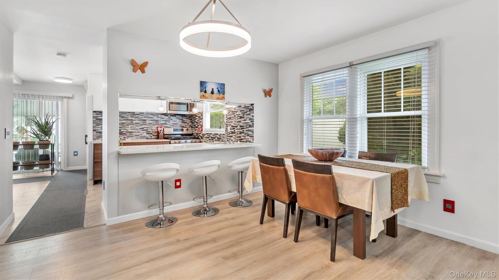 Property Photo:  143 Hallock Street  NY 11901 
