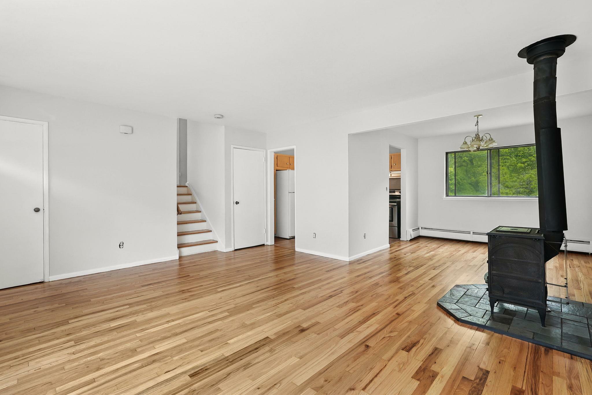Property Photo:  520 Washington Avenue  NY 10570 