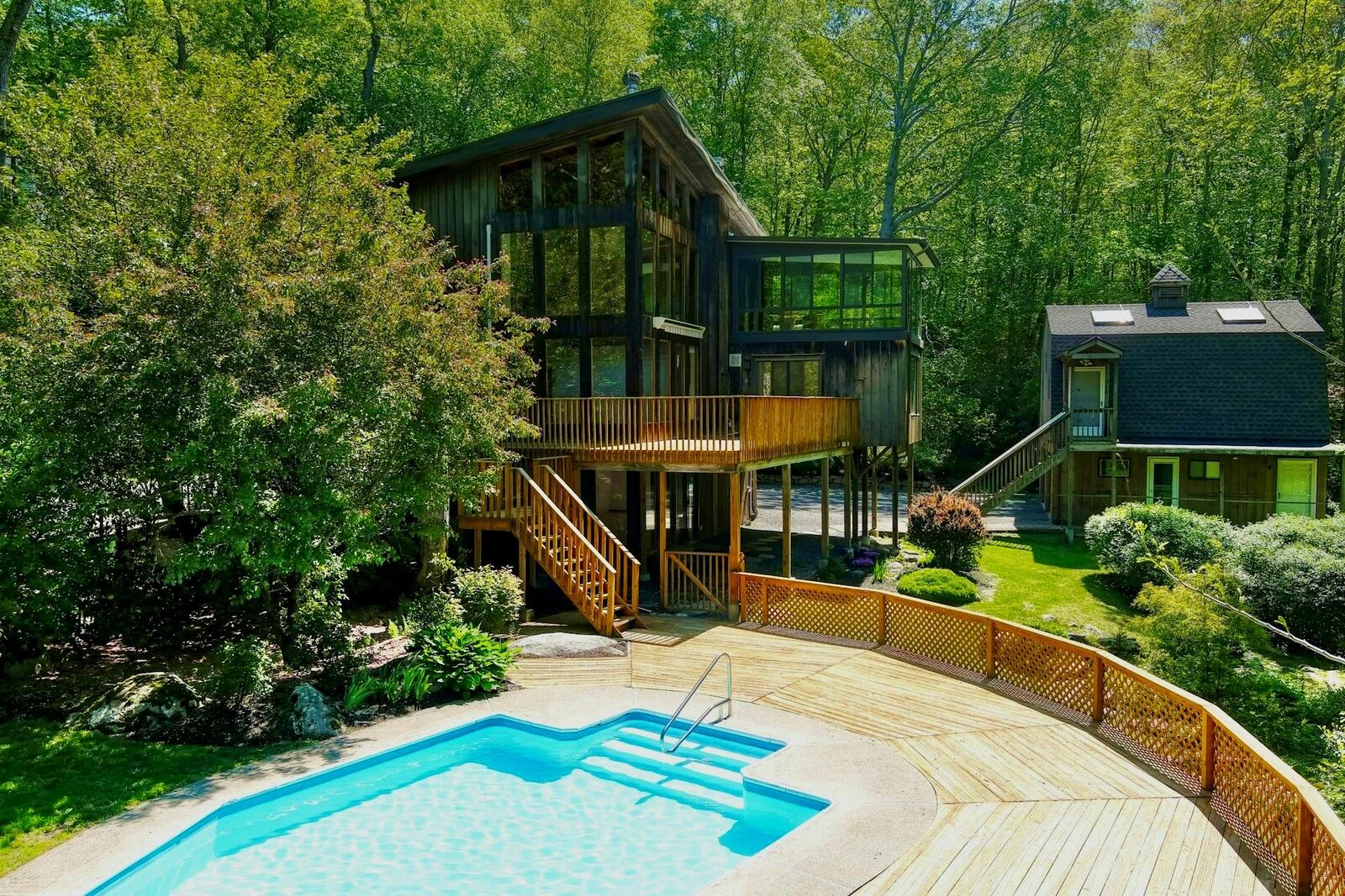 Property Photo: 8 Roads End Road NY 10590