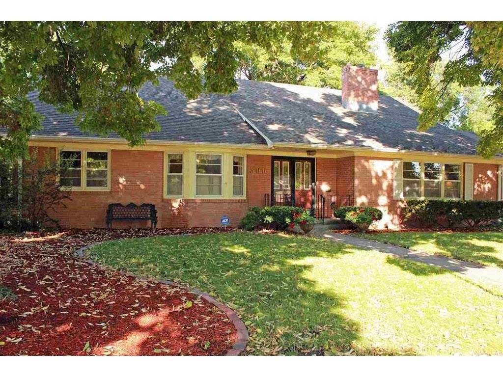 Property Photo:  306 W Circle Dr  NE 69101 