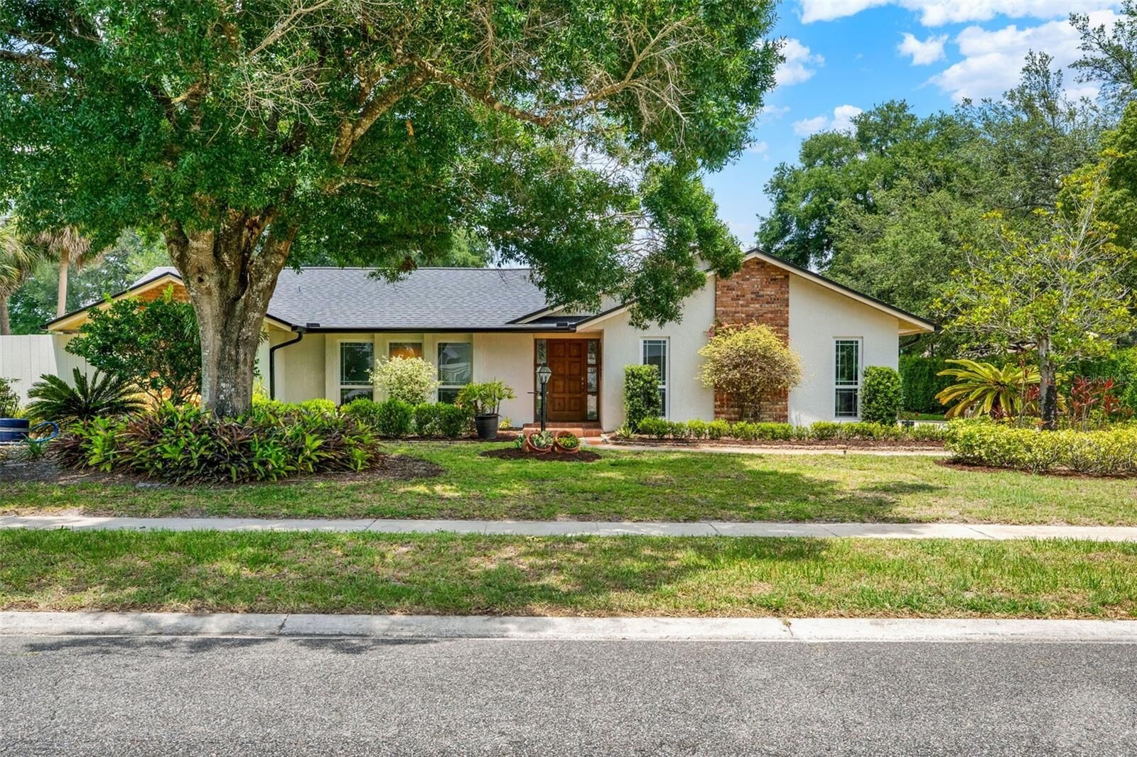 Property Photo:  1390 Yellow Pine Court  FL 32708 