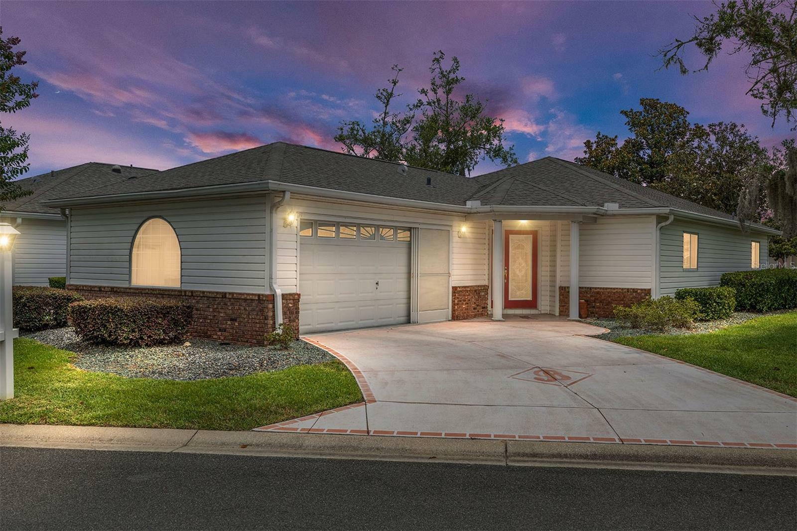 Property Photo: 8608 SE 141st Street Road FL 34491
