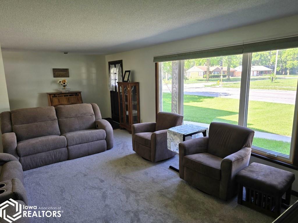 Property Photo: 521 S Kentucky Avenue IA 50401