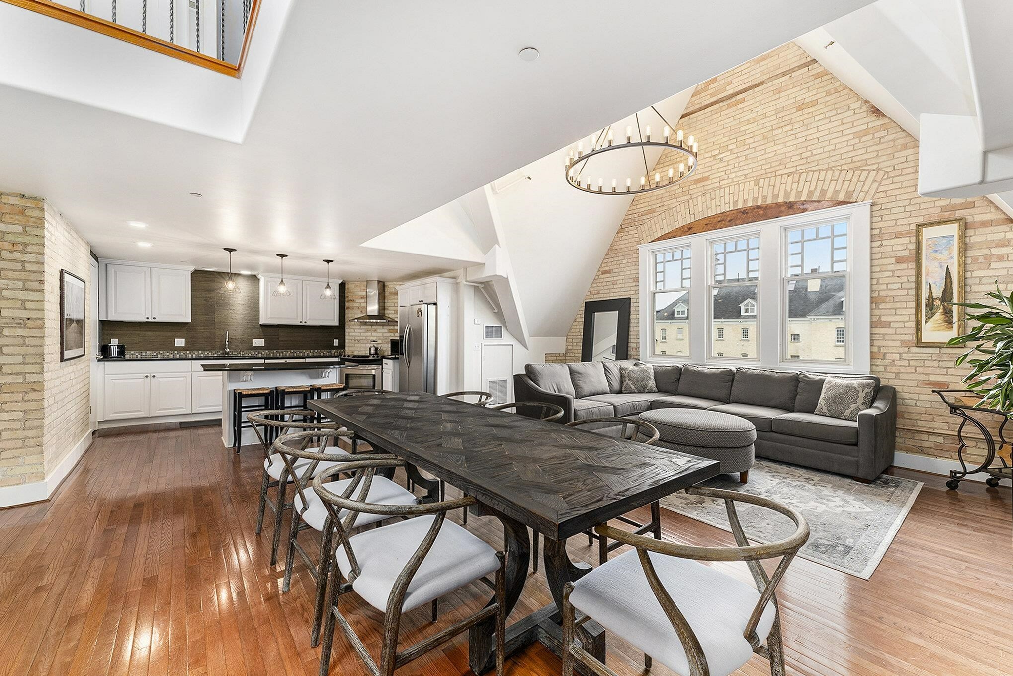 Property Photo: 810 Cottageview Drive 302 MI 49684
