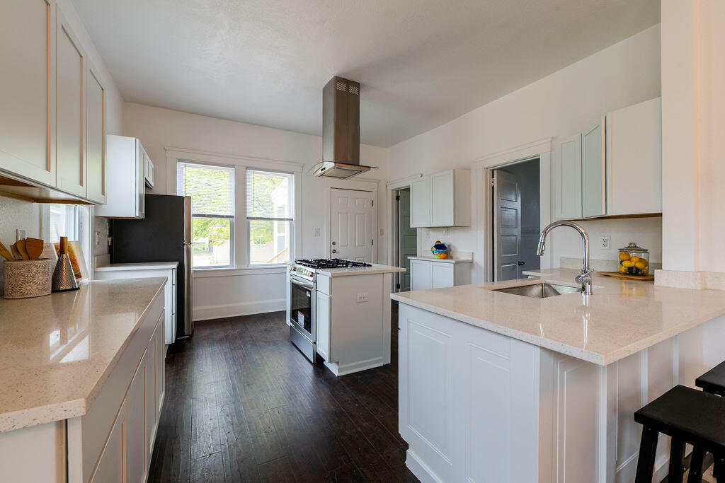 Property Photo: 1516 Blake Ave WI 53404