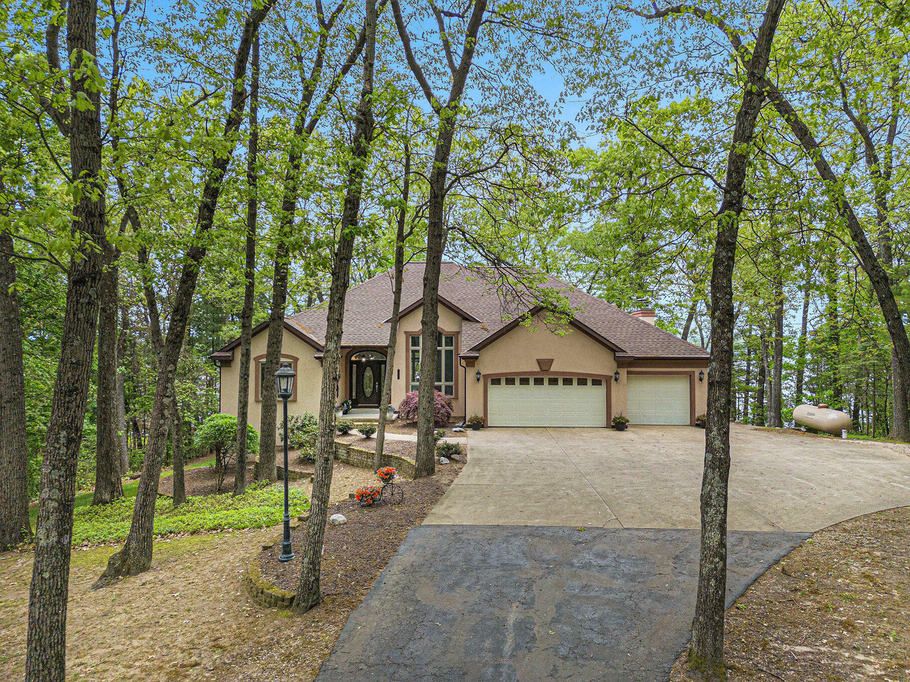 Property Photo: 4085 Wildwood Drive MI 49010