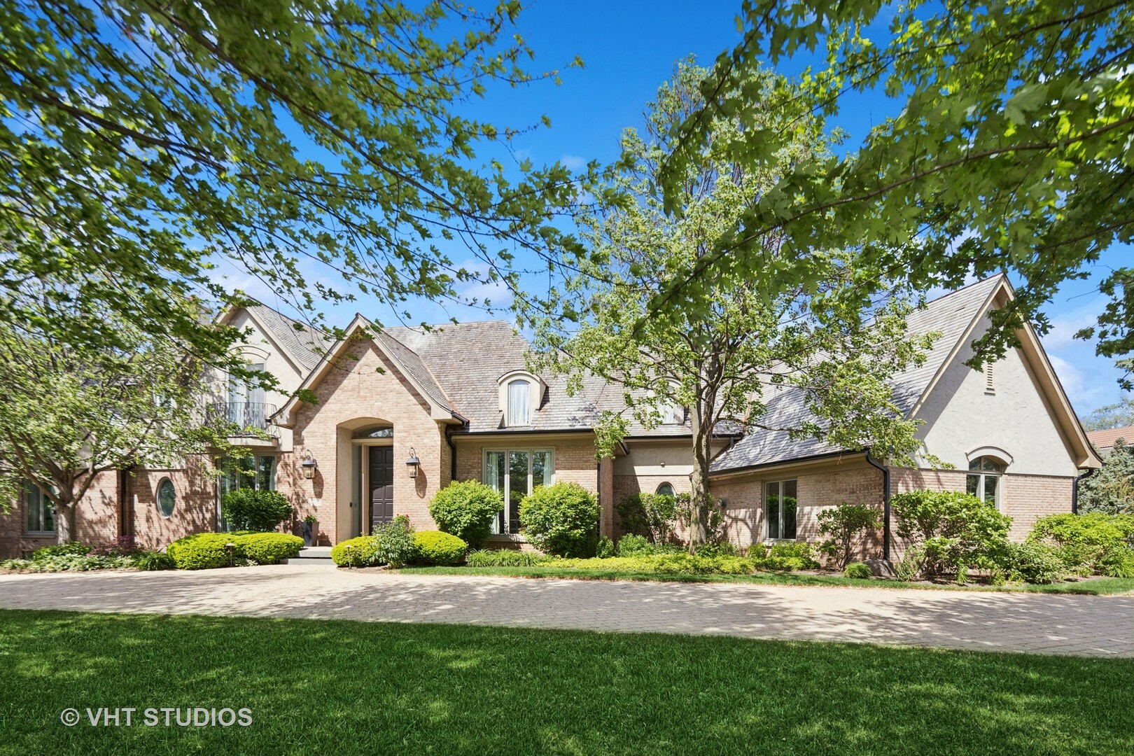 1701 Midwest Club Parkway  Oak Brook IL 60523 photo