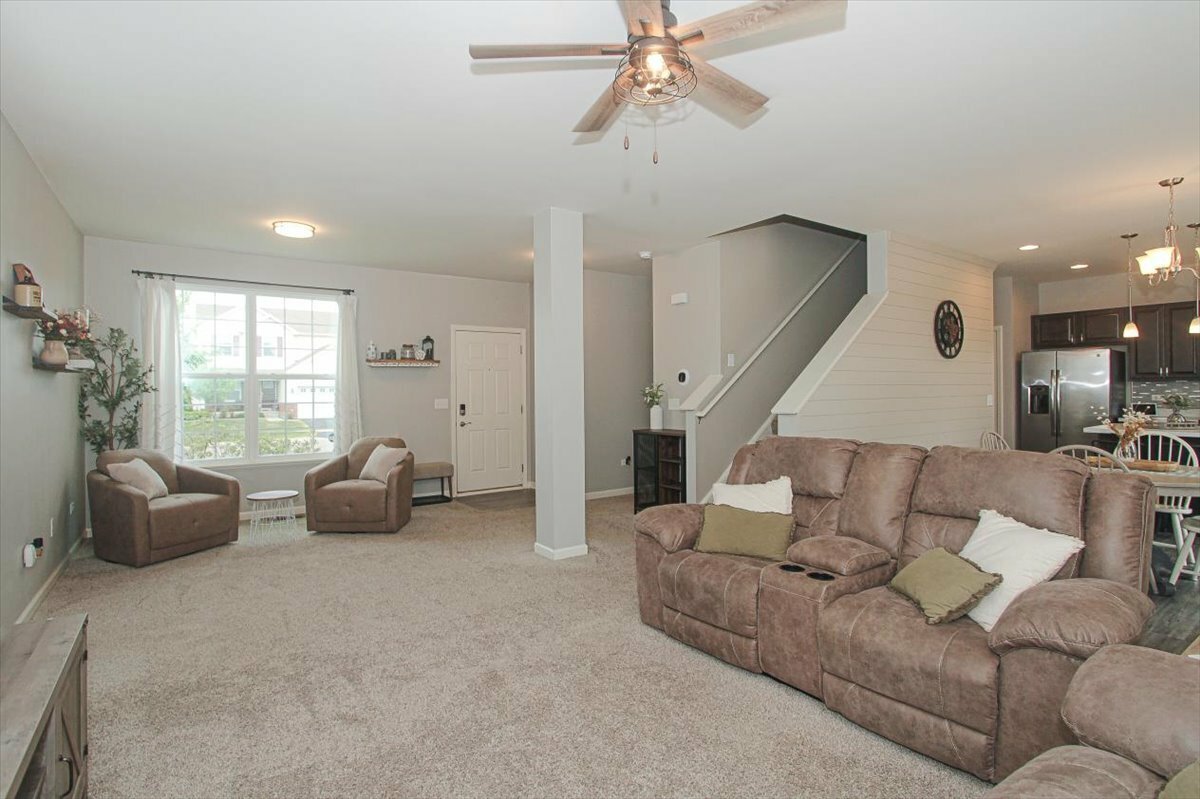 Property Photo: 1901 Taos Lane IL 60020