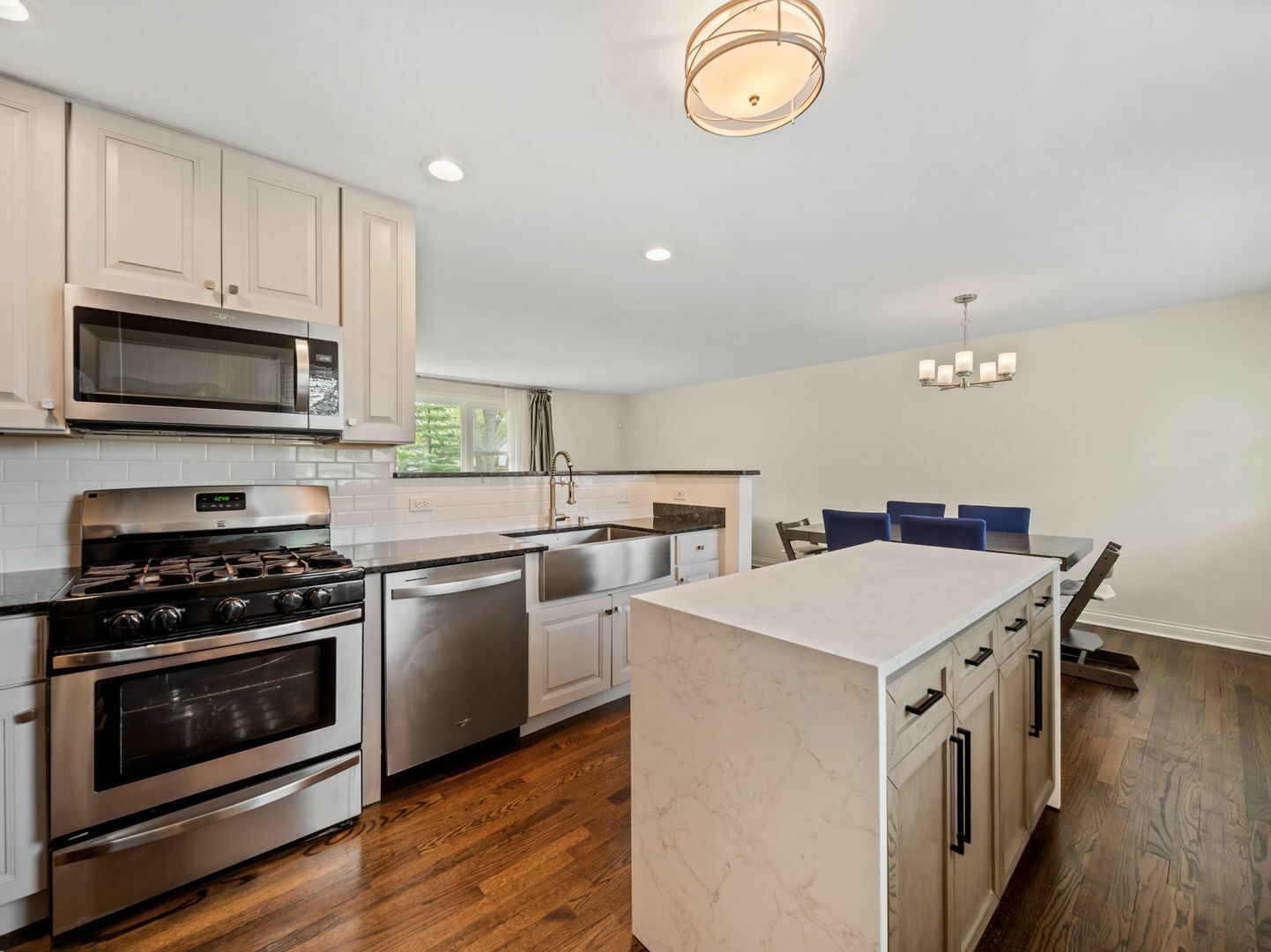 Property Photo: 502 69th Street IL 60561