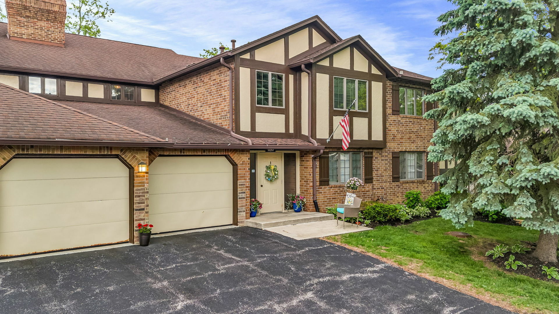 Property Photo: 13253 S Oak Ridge Trail 2B IL 60463
