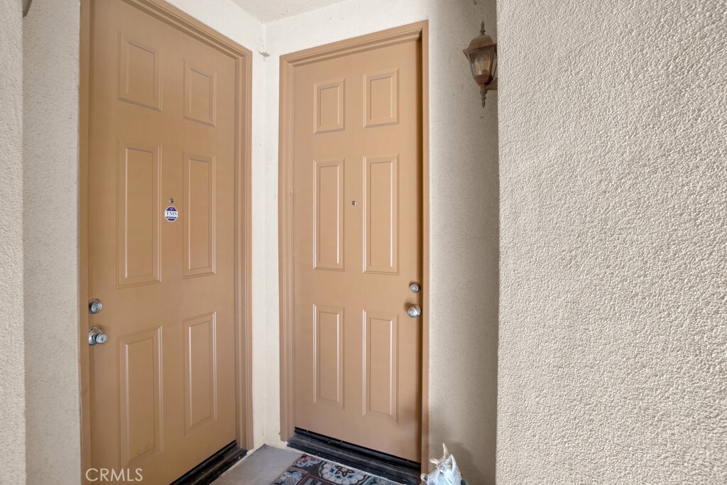 Property Photo:  1440 Patricia Avenue 102  CA 93065 