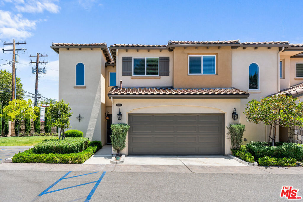Property Photo:  1529 Patricia Avenue 6  CA 93065 