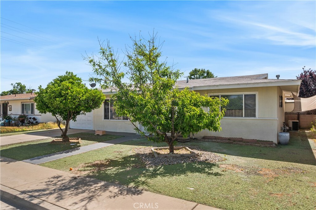 Property Photo: 881 Majela Lane CA 92543