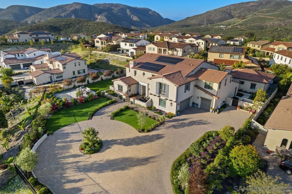 Property Photo: 8416 18 Hidden Cove Way CA 92127