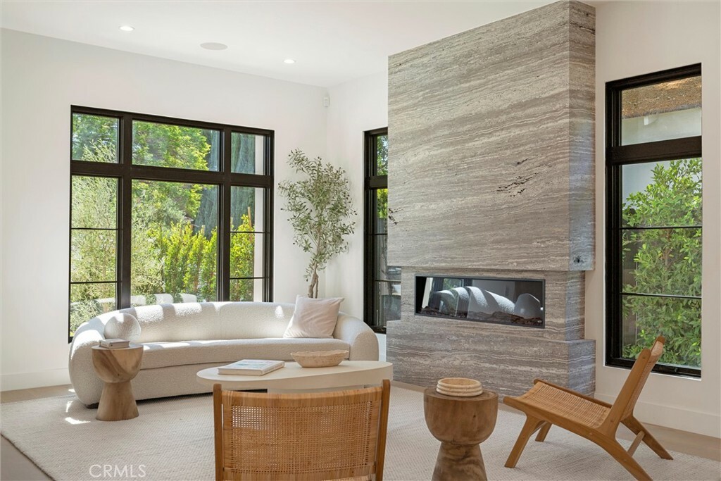 Property Photo: 4625 Vesper Avenue CA 91403