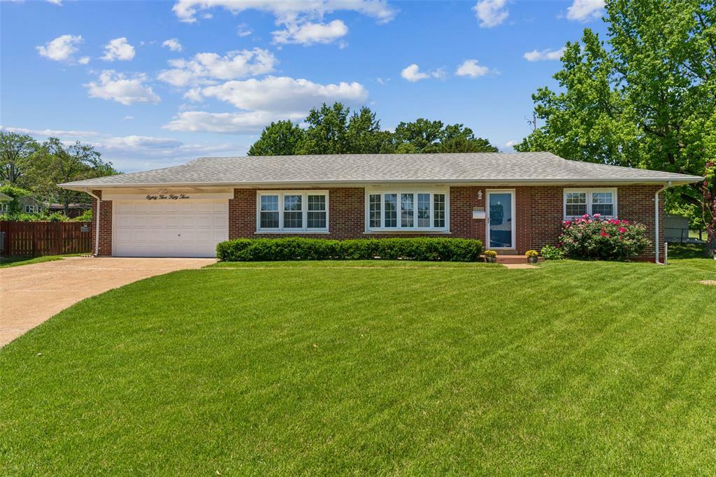 Property Photo: 8553 Craighill Drive MO 63123