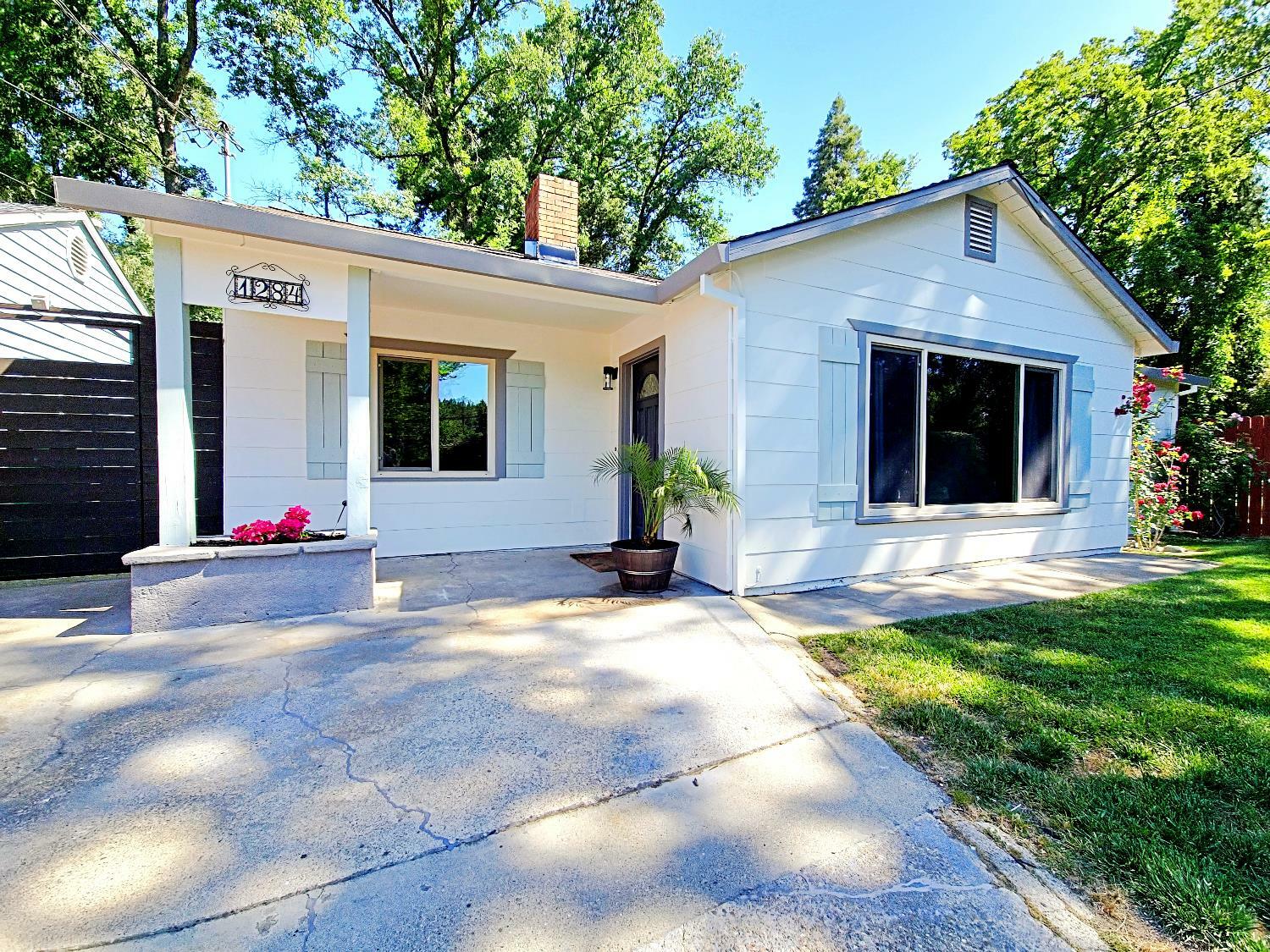 Property Photo: 1284 Roxie Way CA 95667
