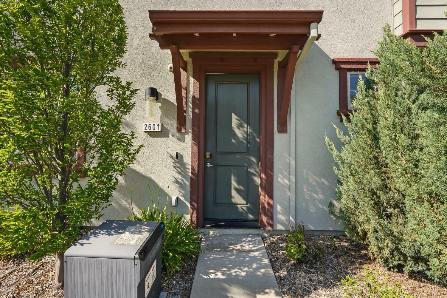 Property Photo: 2601 Cleat Lane CA 95818