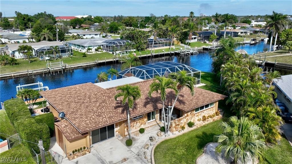 Property Photo: 2801 SE 17th Avenue FL 33904