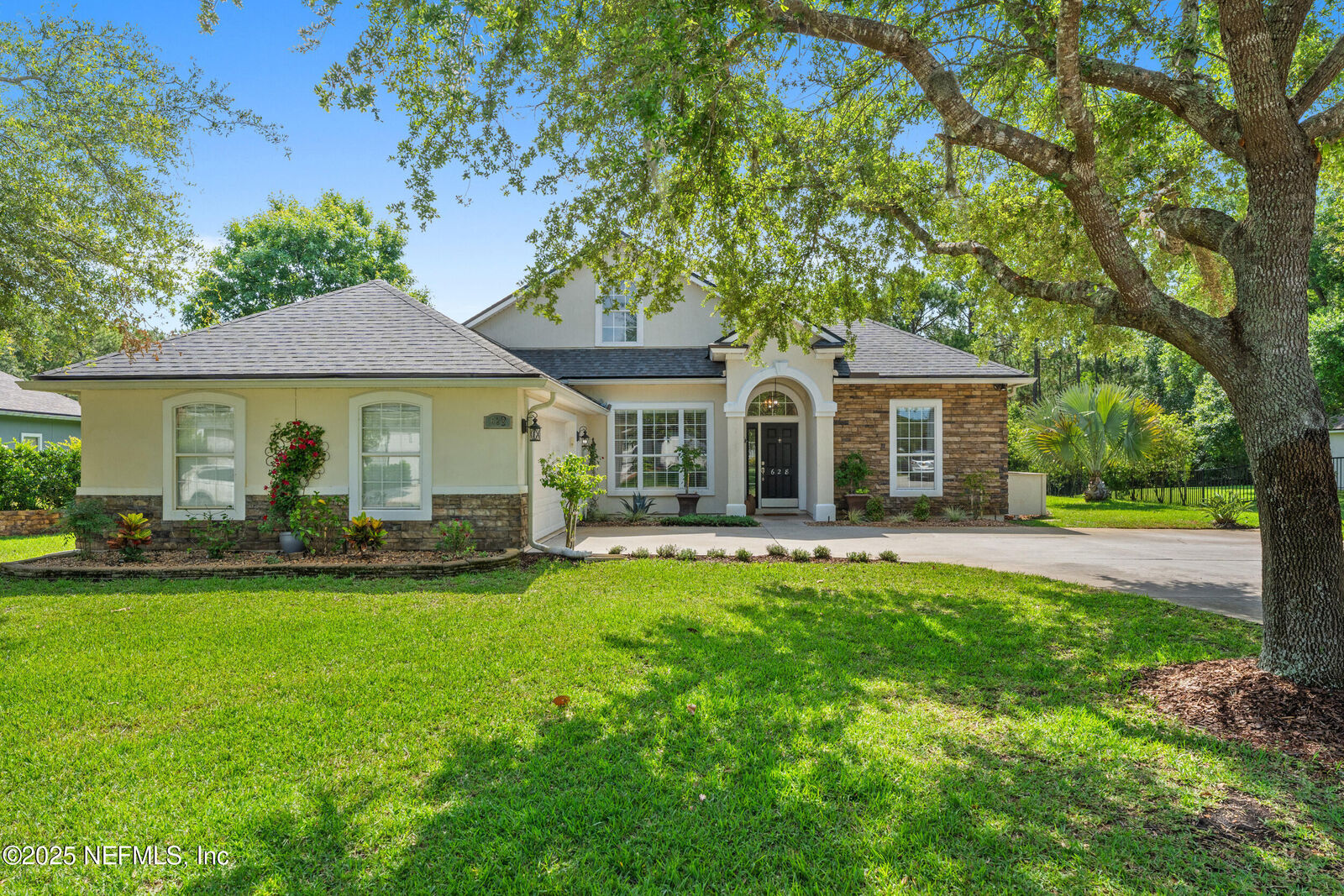 Property Photo: 628 Battersea Drive FL 32095