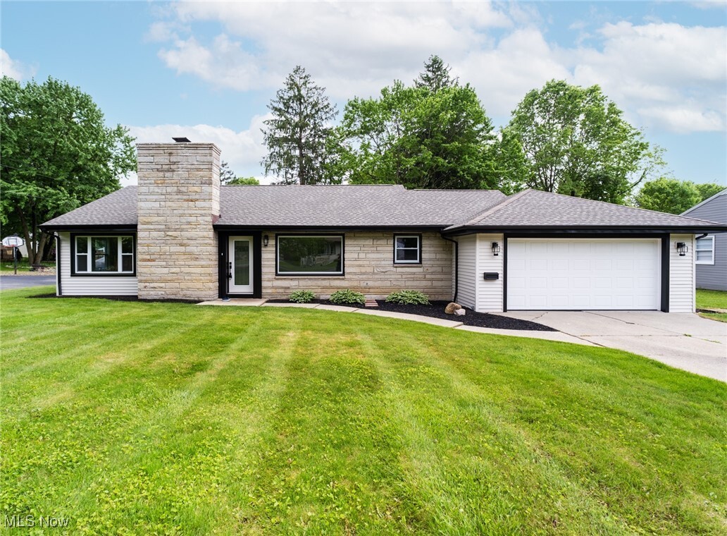 Property Photo: 351 Cranberry Run OH 44512
