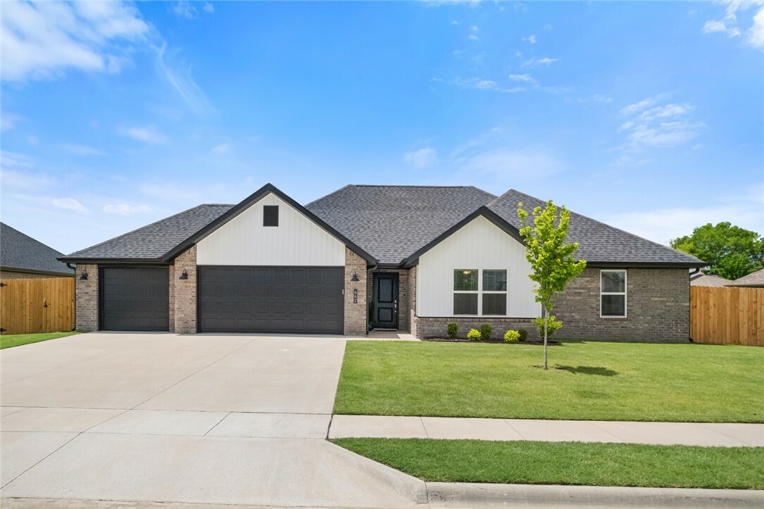 642 Brandon Michael Street  Prairie Grove AR 72753 photo