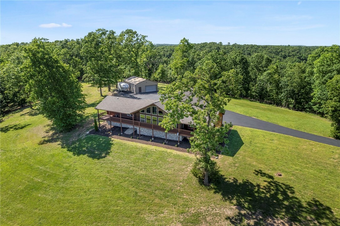 Property Photo: 10519 Holiday Hills Drive AR 72756