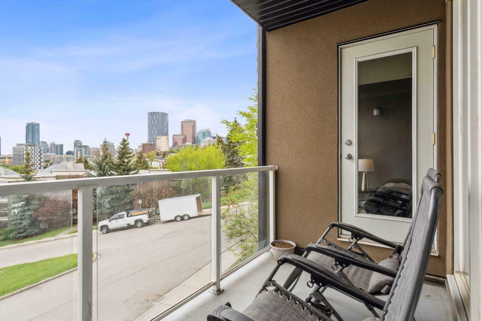 Property Photo: 532 5 Avenue NE 209 AB T2E 0L2