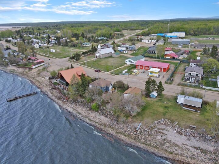 Property Photo: 75 Peace River Avenue AB T0G 1J0