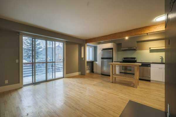 Property Photo: 2044 35 Avenue SW 1 AB T2T 2E1