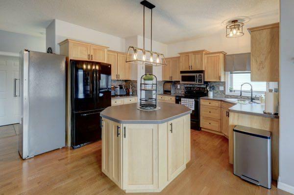 Photo de la propriété:  810 1 Street SW  AB T0J 0Y6 