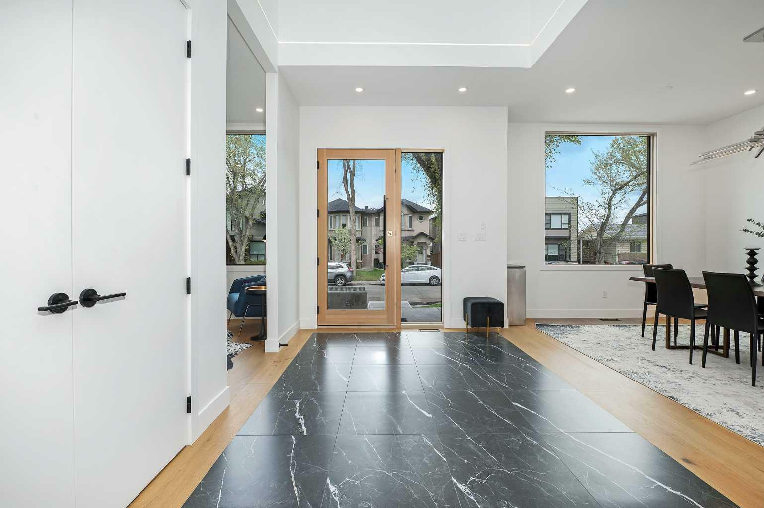 Property Photo: 517 28 Avenue NW AB T2M 2K9