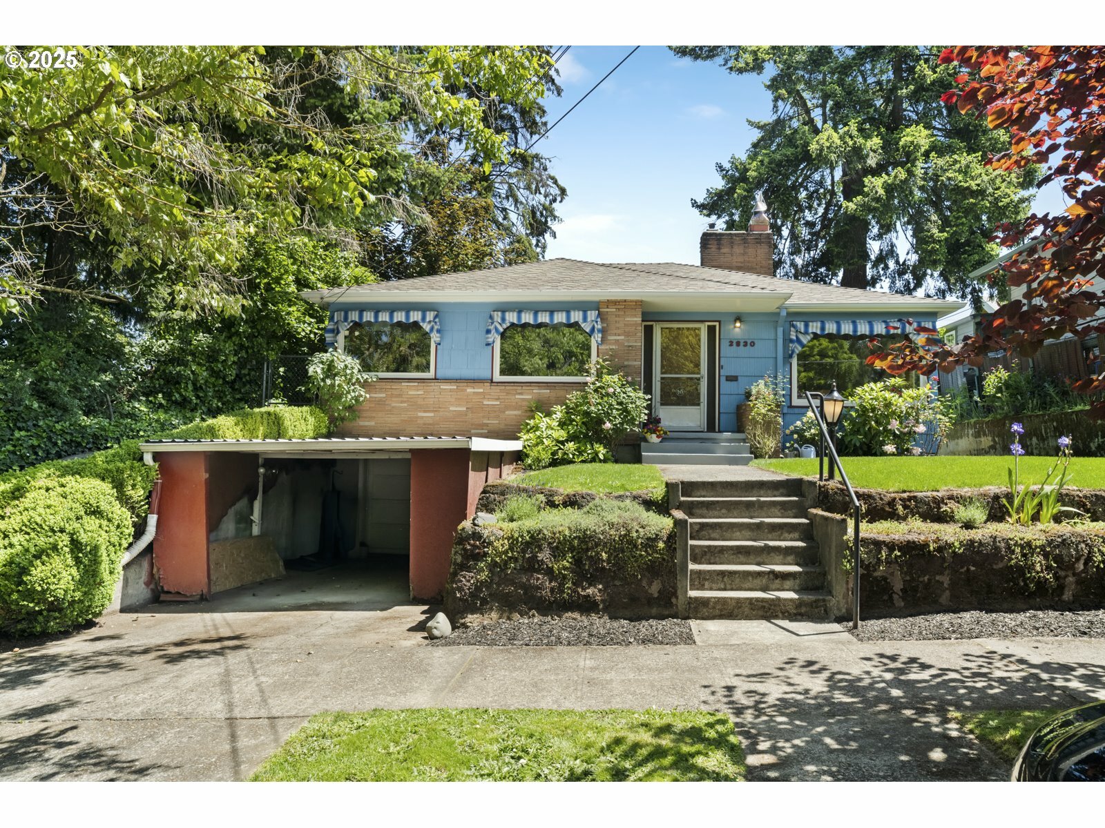 Property Photo:  2830 SE 51st Ave  OR 97206 