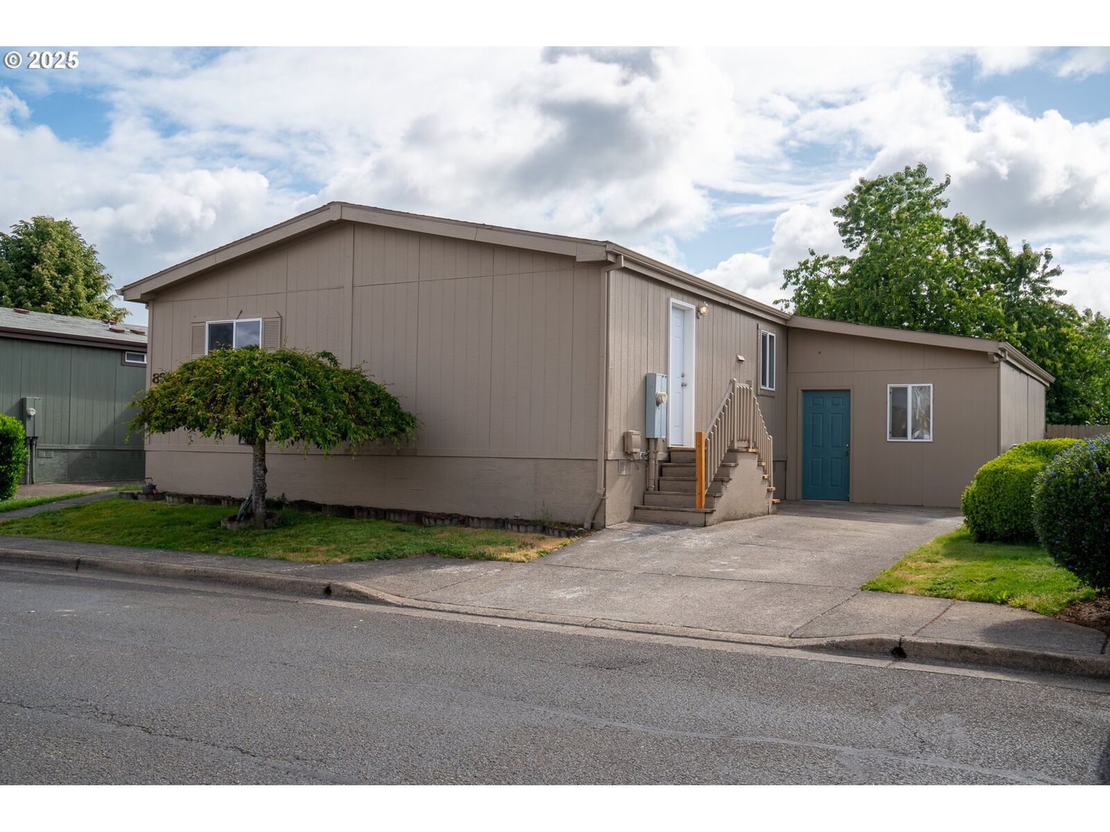 Property Photo:  1000 S McKern (83) Ct  OR 97132 