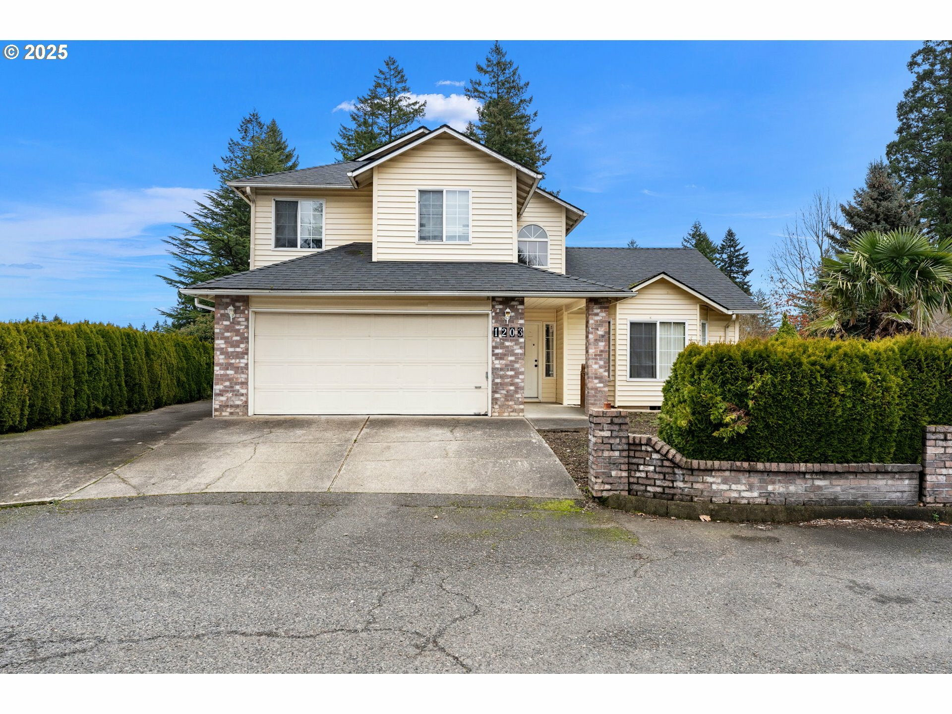 1203 NE Magda Ln  Portland OR 97230 photo