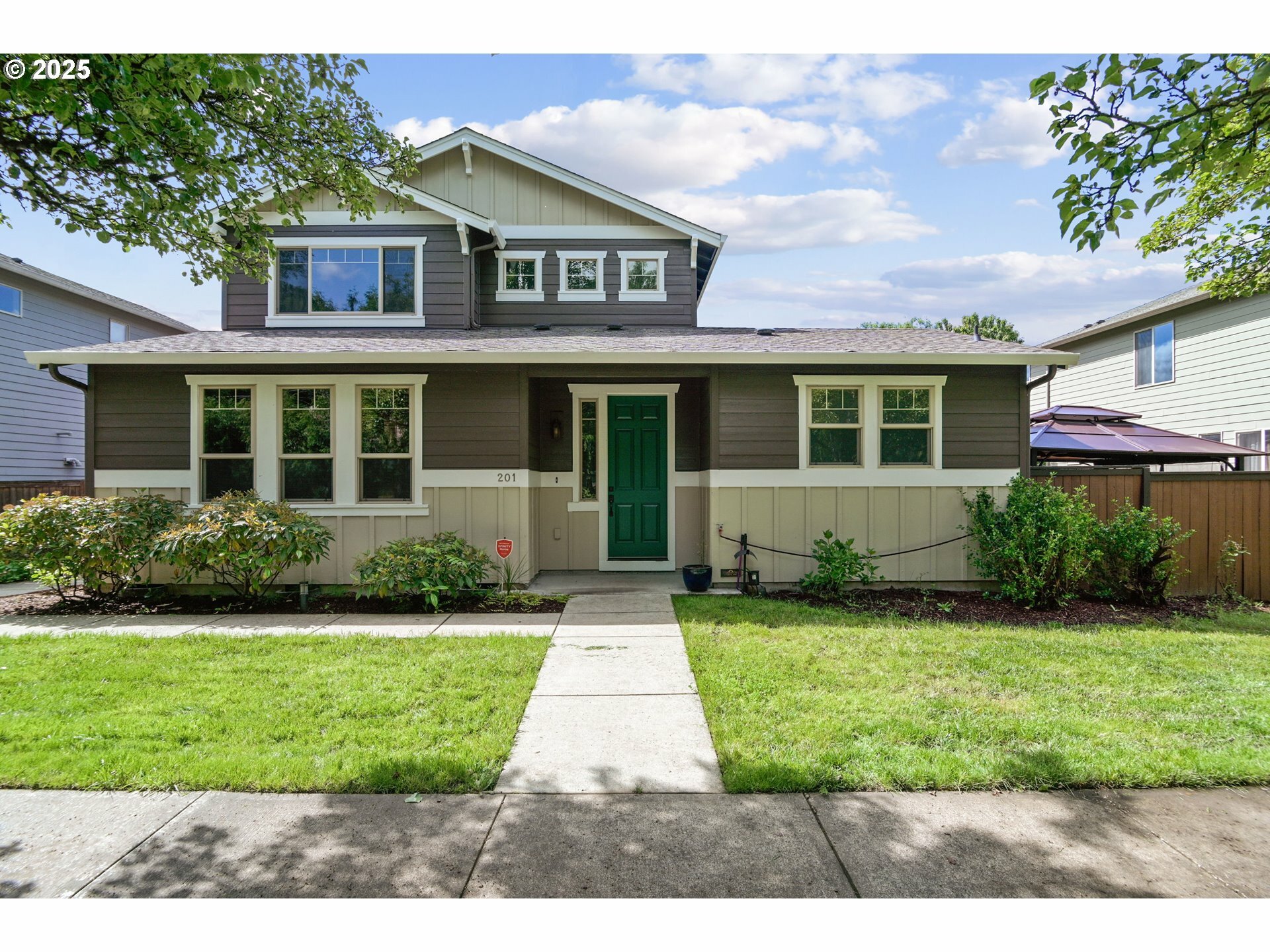 Property Photo:  201 NW 25th St  WA 98604 