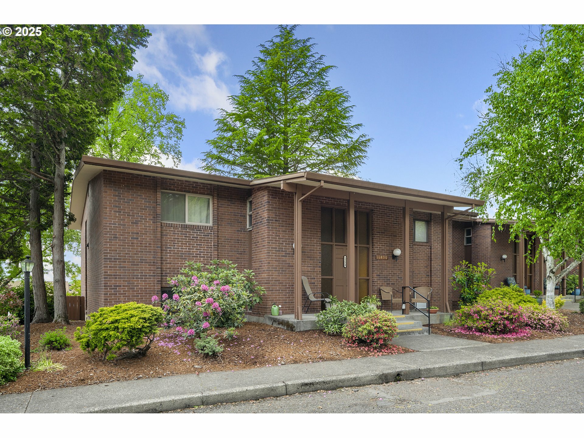 11490 SW Crown Dr 1  King City OR 97224 photo