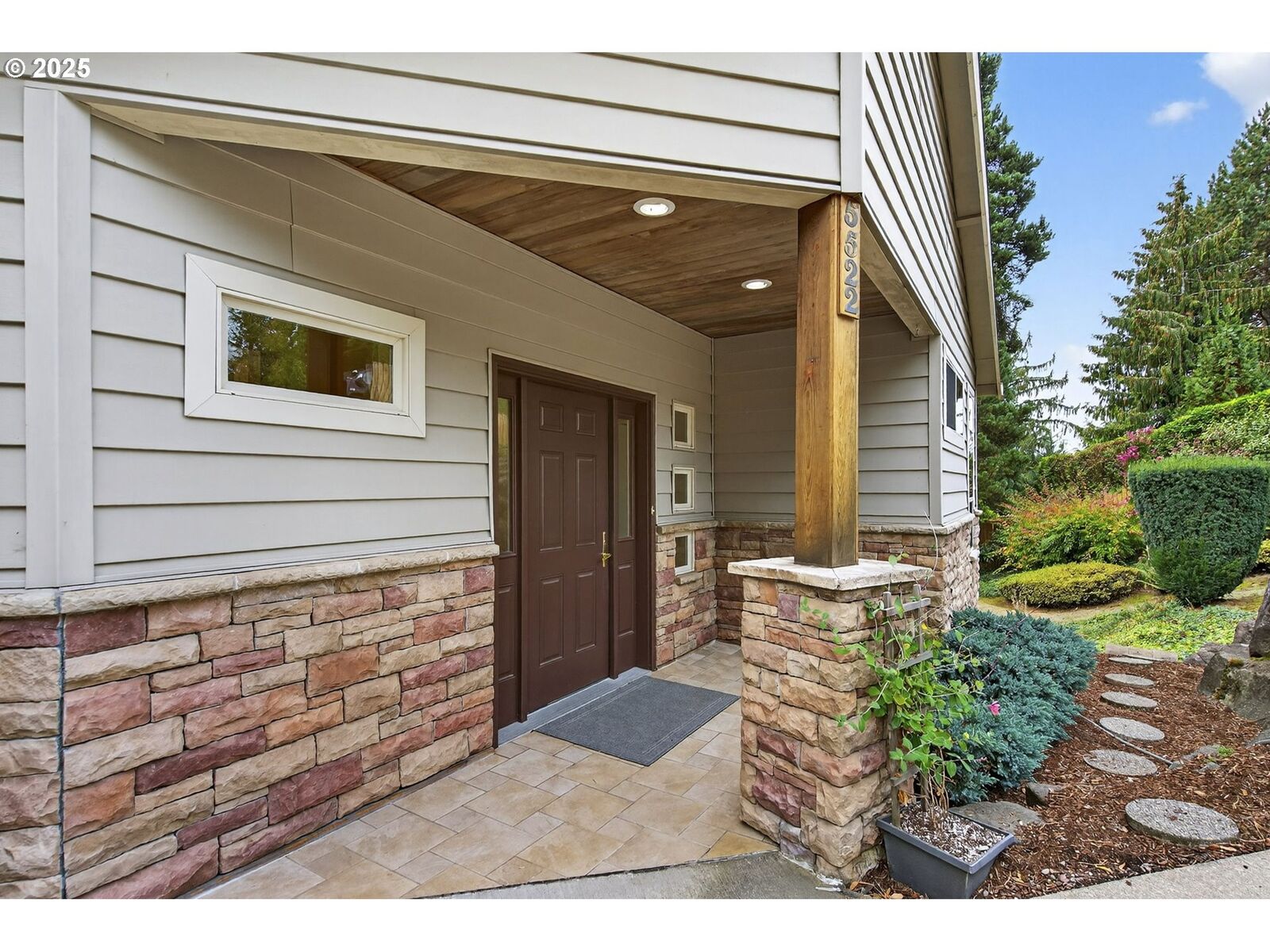 Property Photo: 5522 SW Jefferson St OR 97221