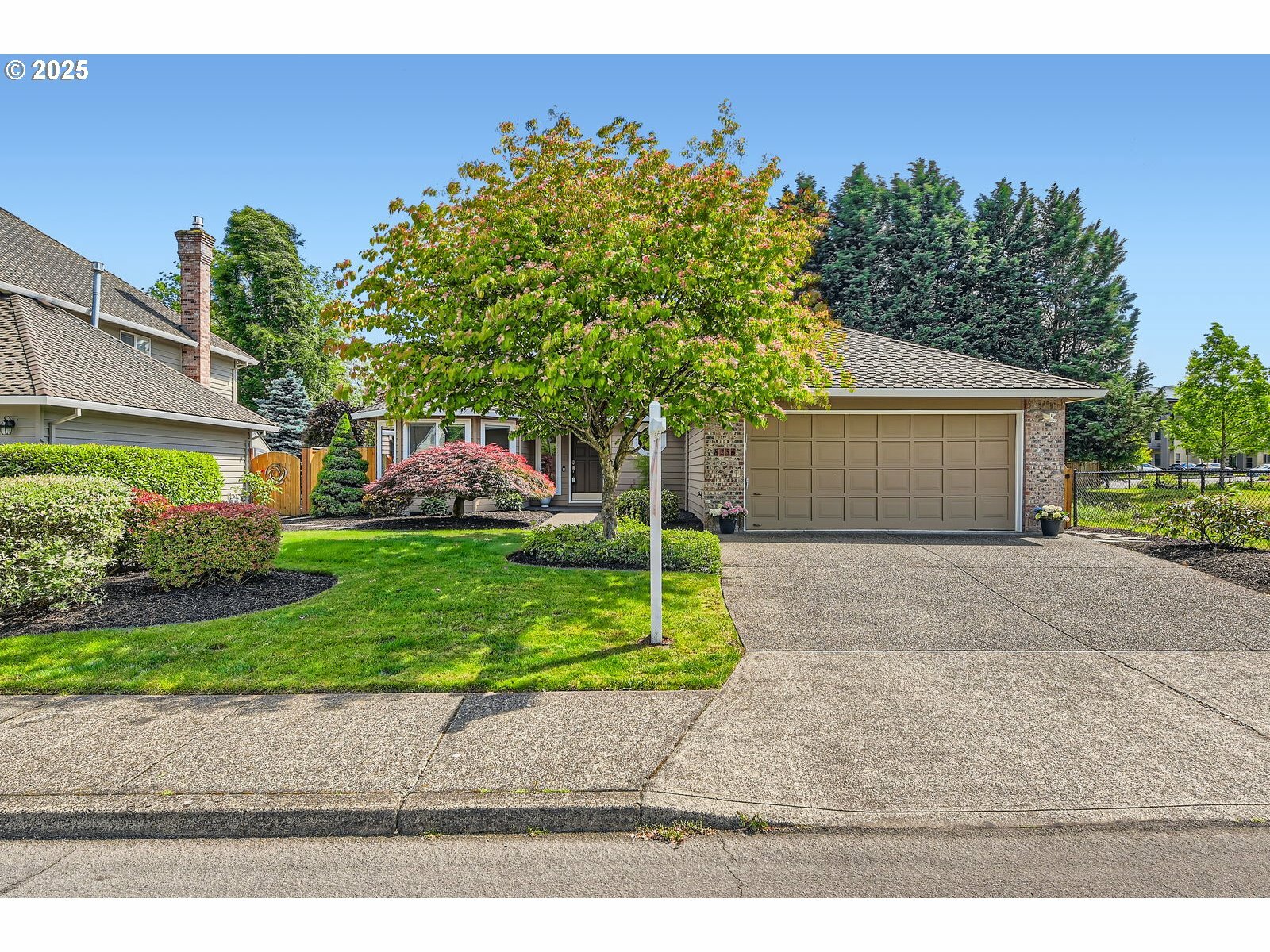 8256 SW Matthew Park St  Portland OR 97224 photo