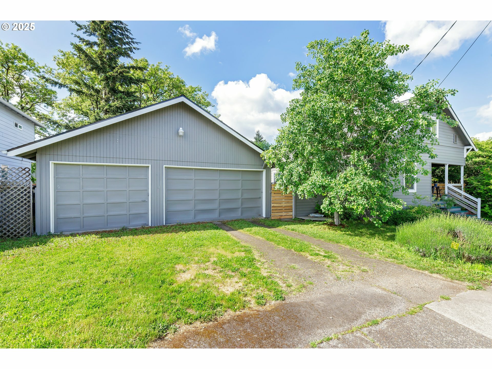 Property Photo: 9620 SE Ellis St OR 97266