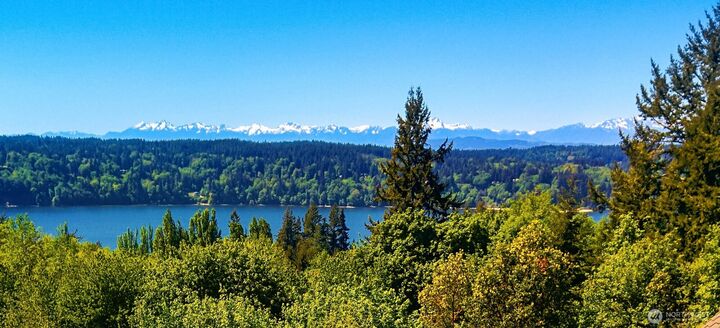 Property Photo:  18005  Thorsen Road SW  WA 98070 